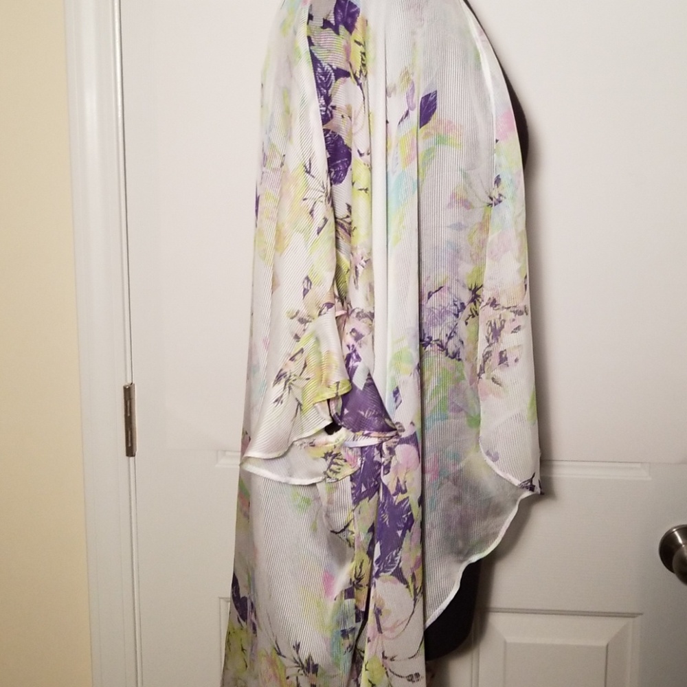 BCBGeneration Sheer Open Front Kimono M/L - Picture 3 of 6